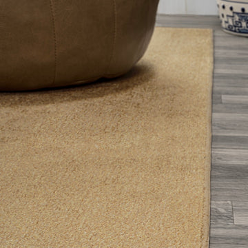 Twyla Classic Solid Low-Pile Machine-Washable Area Rug